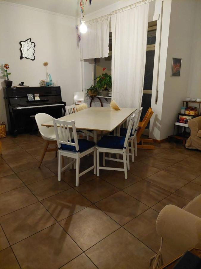 Room In A Quiet Part Of Bergamo Buitenkant foto